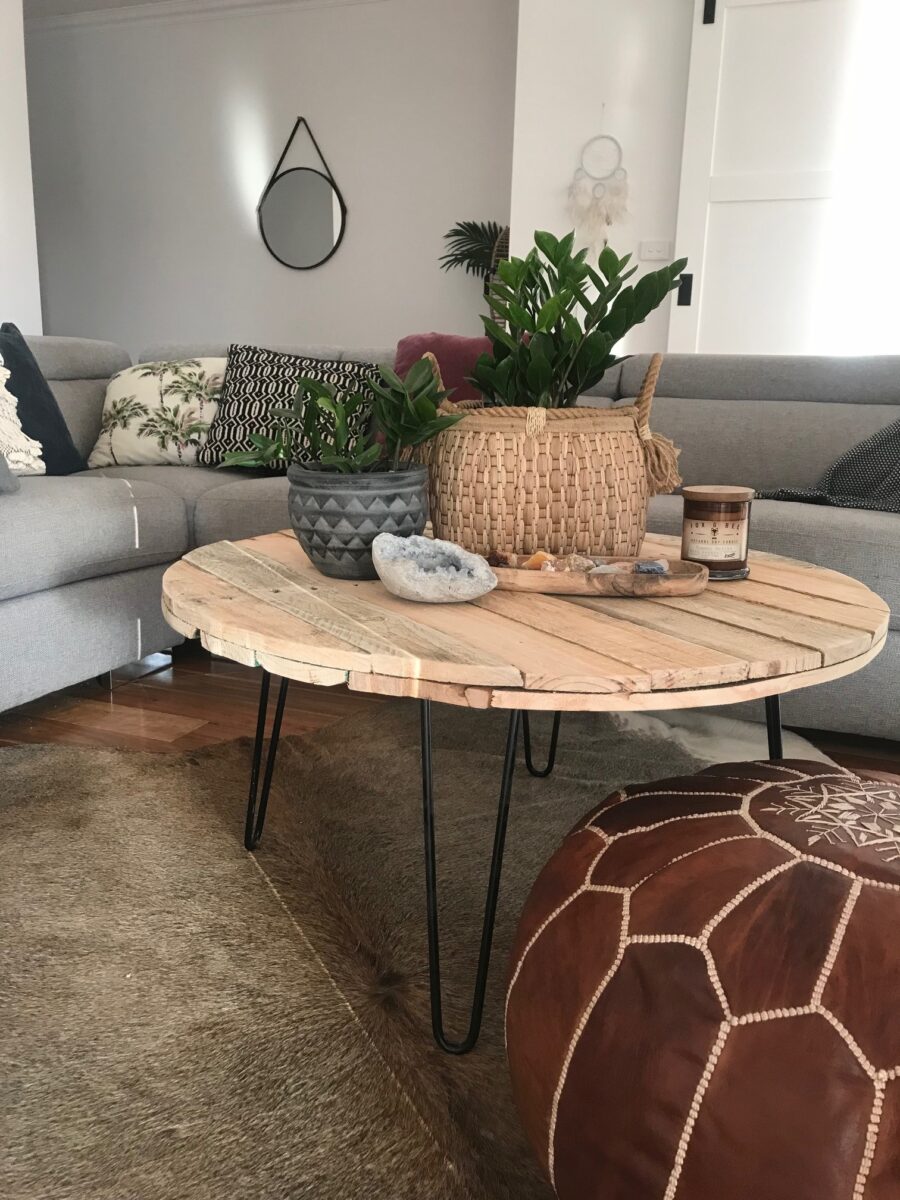 Diy Round Pallet Coffee Table With Hairpin Legs - Diy Round Coffee Table With Hairpin Legs